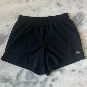 Alo Yoga 5 inch running shorts